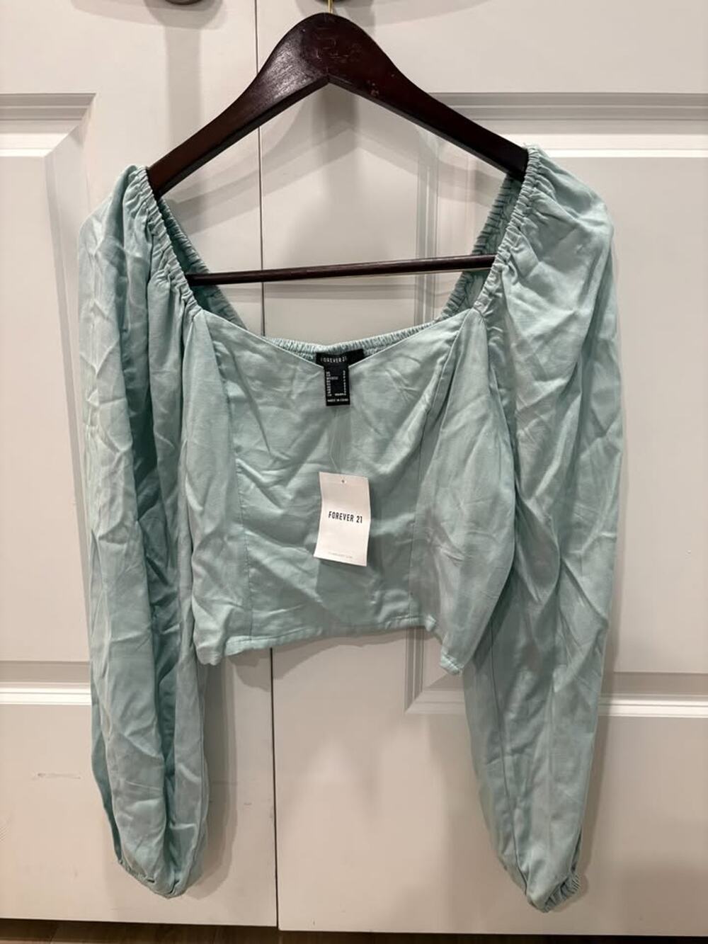 NWT Forever 21 Sage Peasant Top Size Small